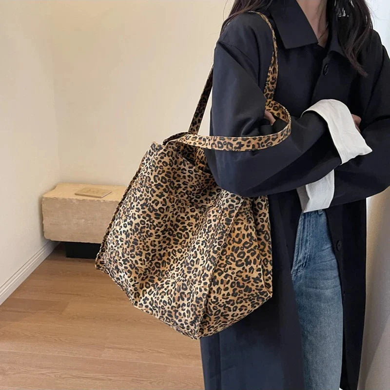 Leopardo Tote Bag