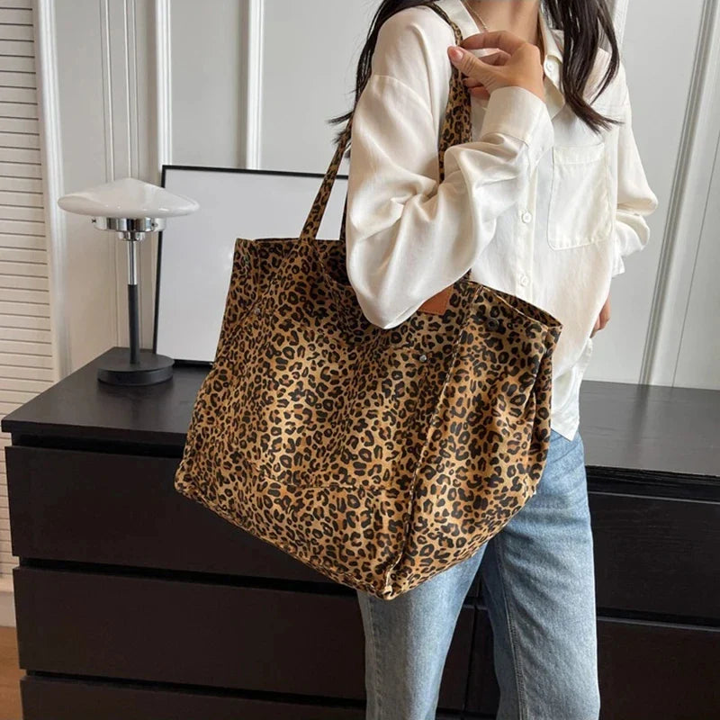 Leopardo Tote Bag