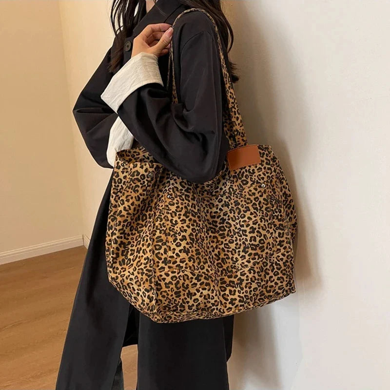 Leopardo Tote Bag