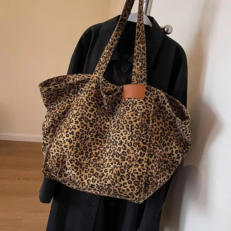 Leopardo Tote Bag