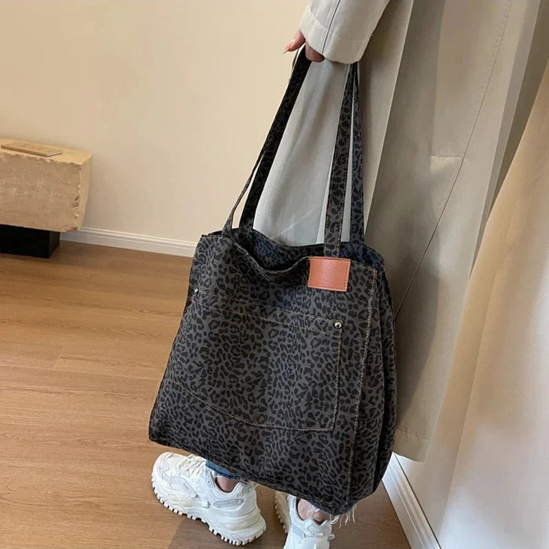Leopardo Tote Bag
