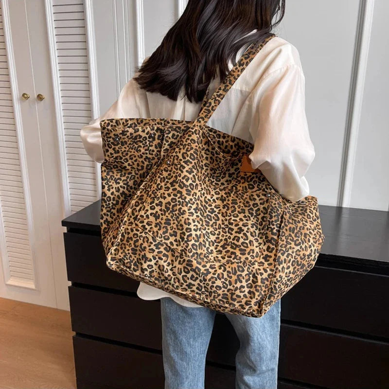 Leopardo Tote Bag