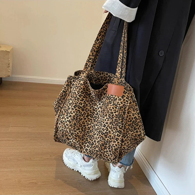Leopardo Tote Bag