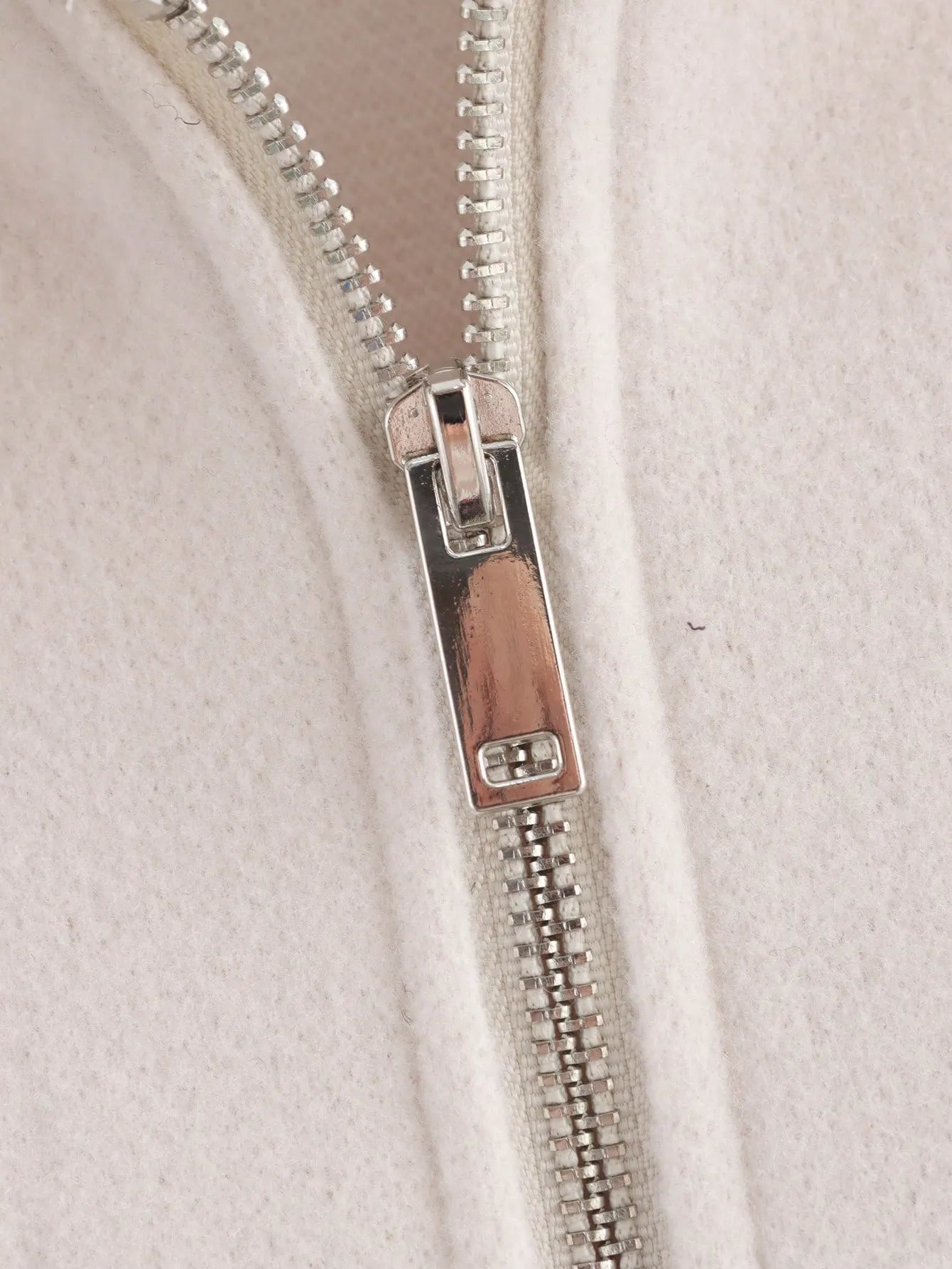 Chaqueta Cropped 'París' – Tacto Suave & Estilo Premium